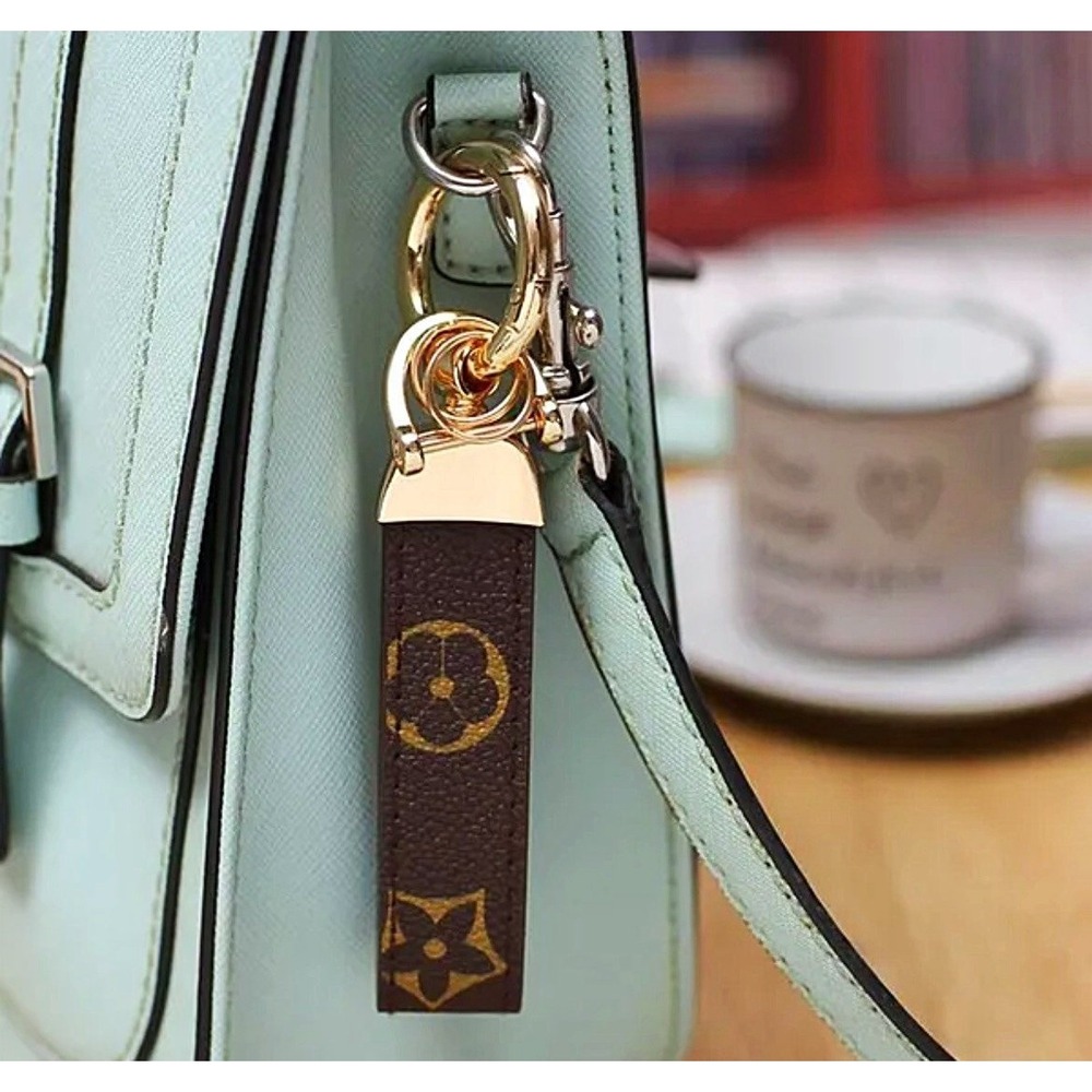 Keychain holder